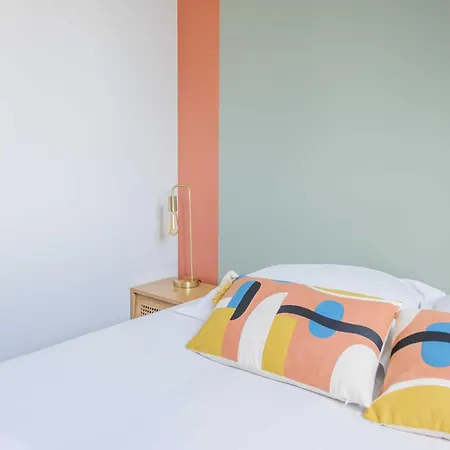 Superb 2bdr 6p Porte De Champerret * Parijs