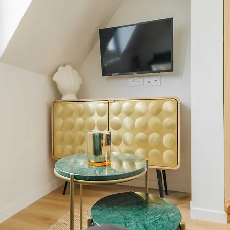 Superb 2bdr 6p Porte De Champerret Appartement Parijs